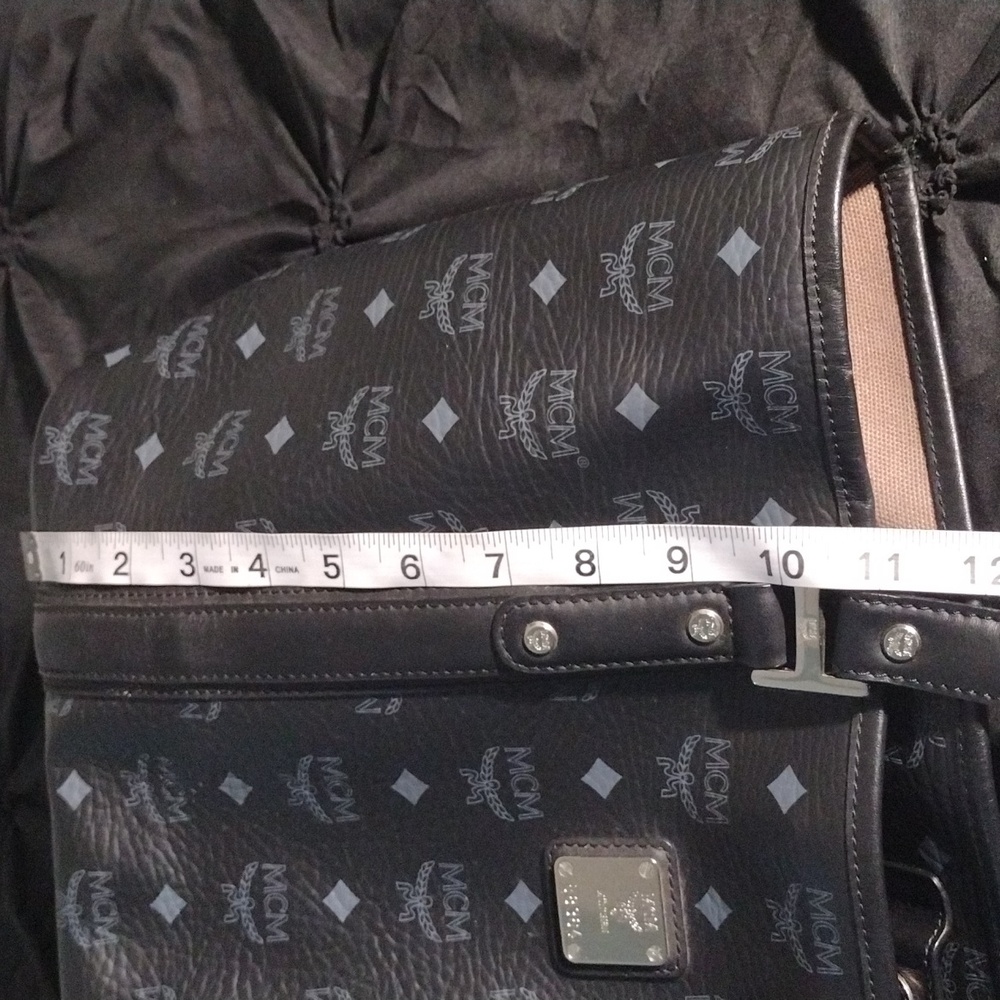 💯 Auth MCM Black Leather Tote Bag  (Medium) - Picture 15 of 16